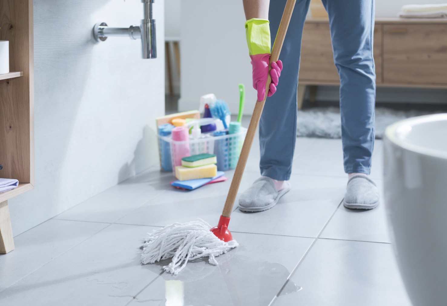 Move-in cleaning service showing pristine empty room ready for new occupants